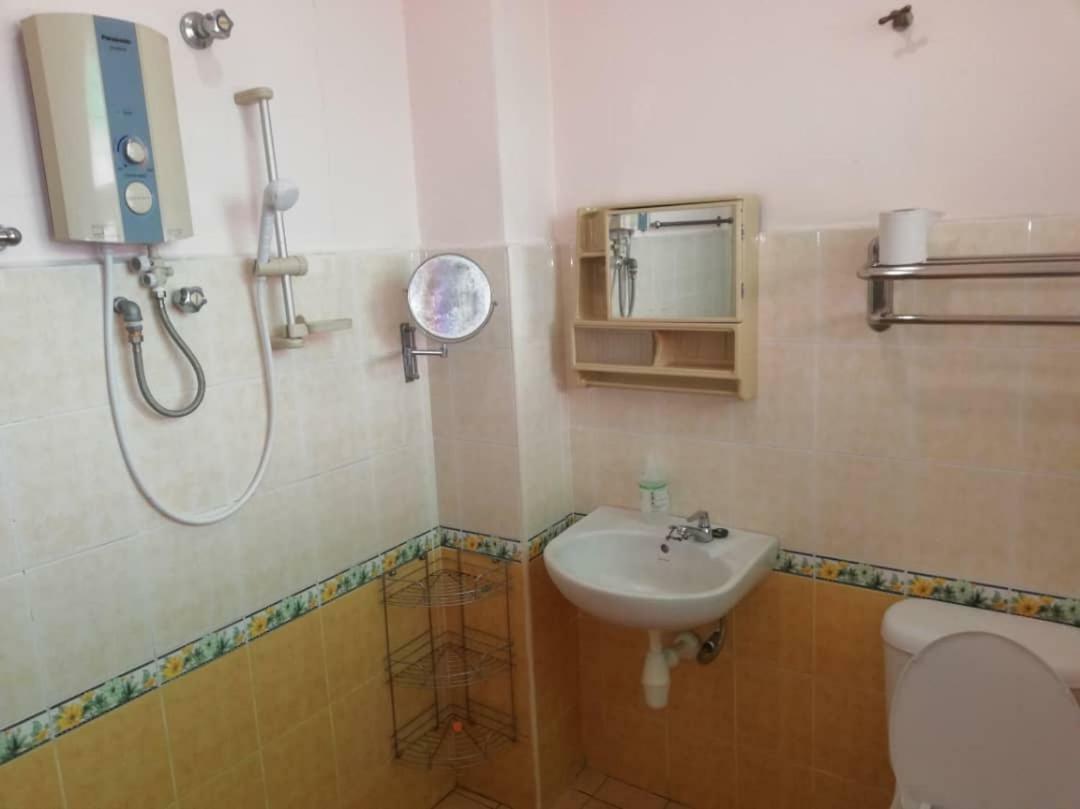 Sweethome For Travelers Seremban Extérieur photo